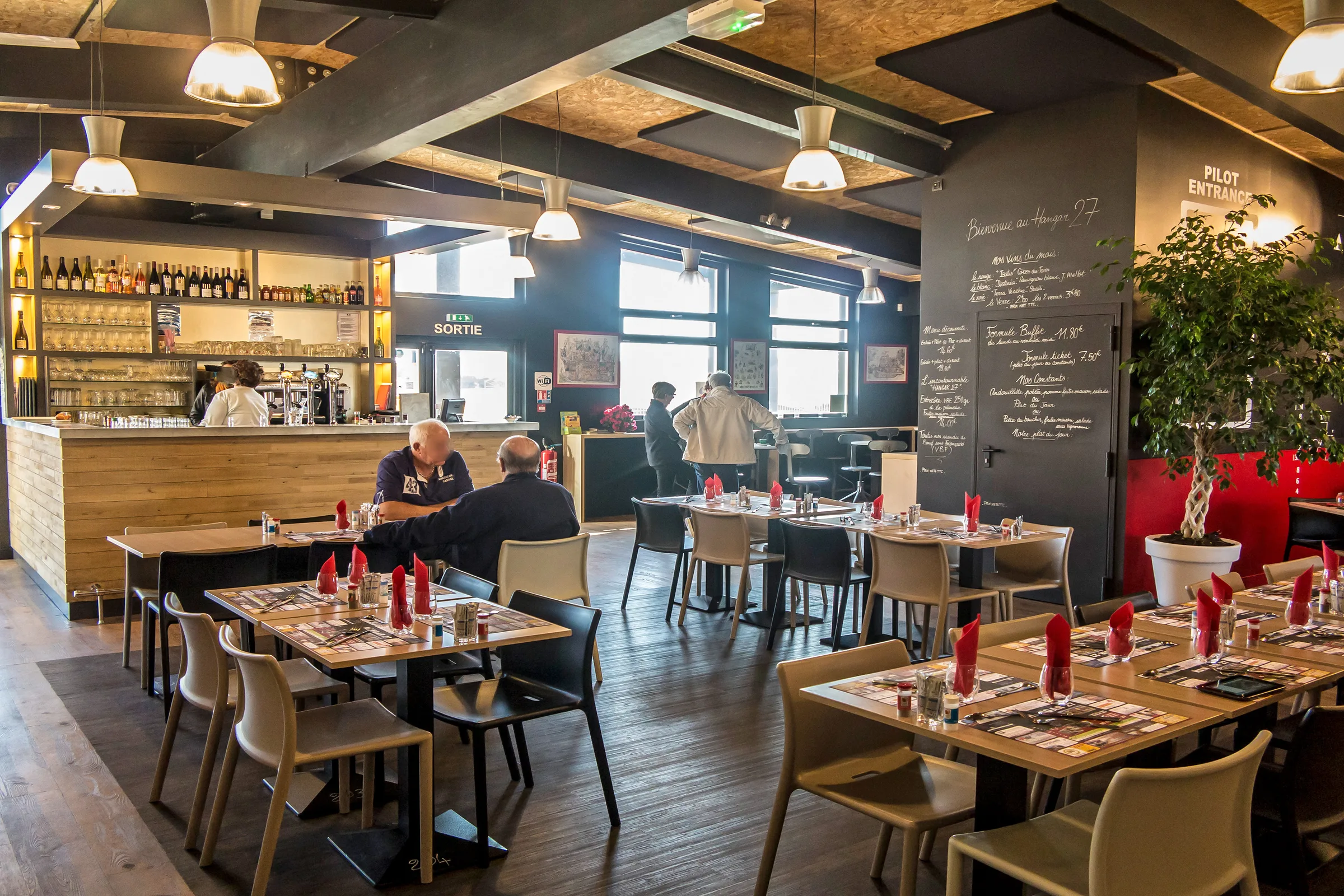 Restaurant Hangar 27 - La Rochelle (17)